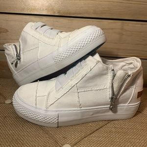 Blowfish Mamba White Zipper Sneakers Size 6